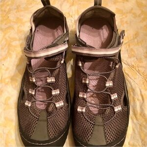 Jambu walking shoes. Any weather or terrain. Machine washable.